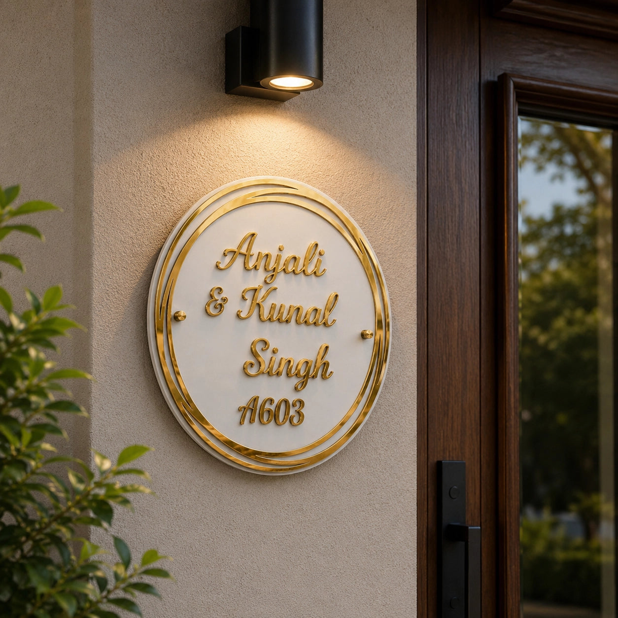 Golden Circle Triple Ring Round Acrylic Name Plate — detail